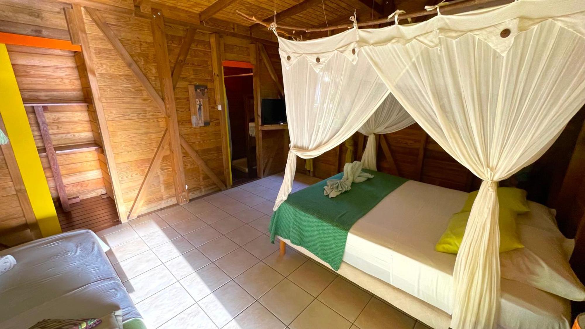 Gites Les Calebassiers Deshaies Kamer foto