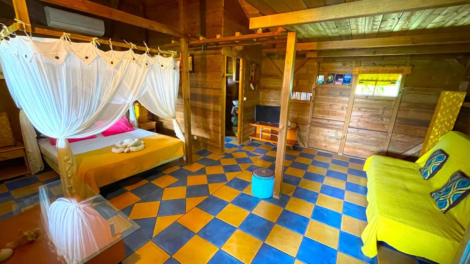 Gites Les Calebassiers Deshaies Kamer foto